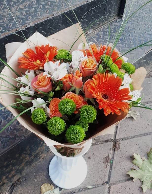Букет цветов из: Герберы, Хризантемы, Альстромерии и Розы в Слободском