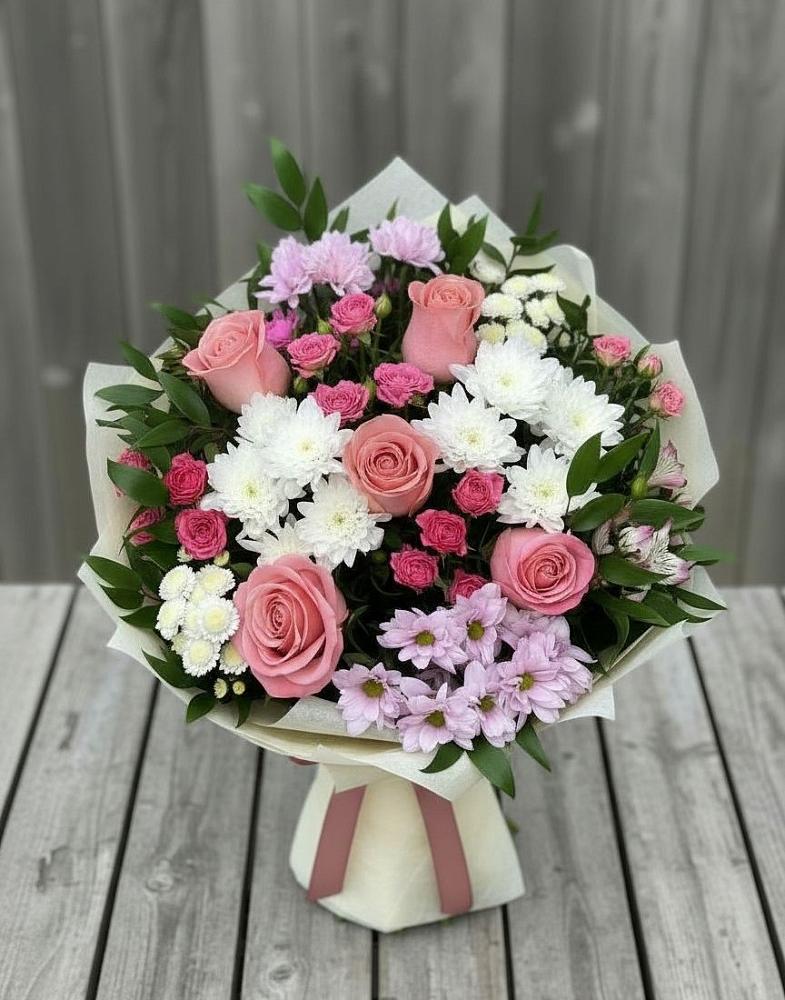 Букет цветов из: Альстромерии, Гвоздики, Розы и Хризантемы в Слободском