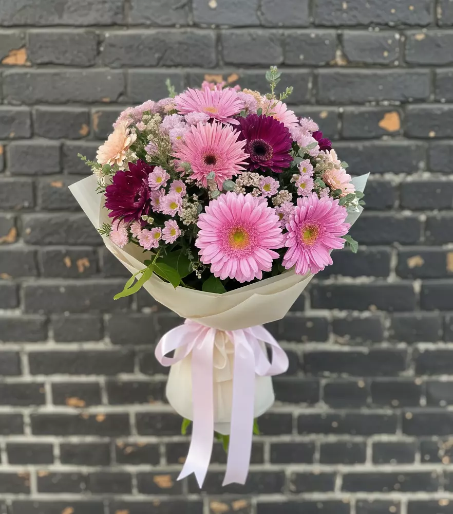 Букет цветов из: Герберы и Хризантемы в Слободском