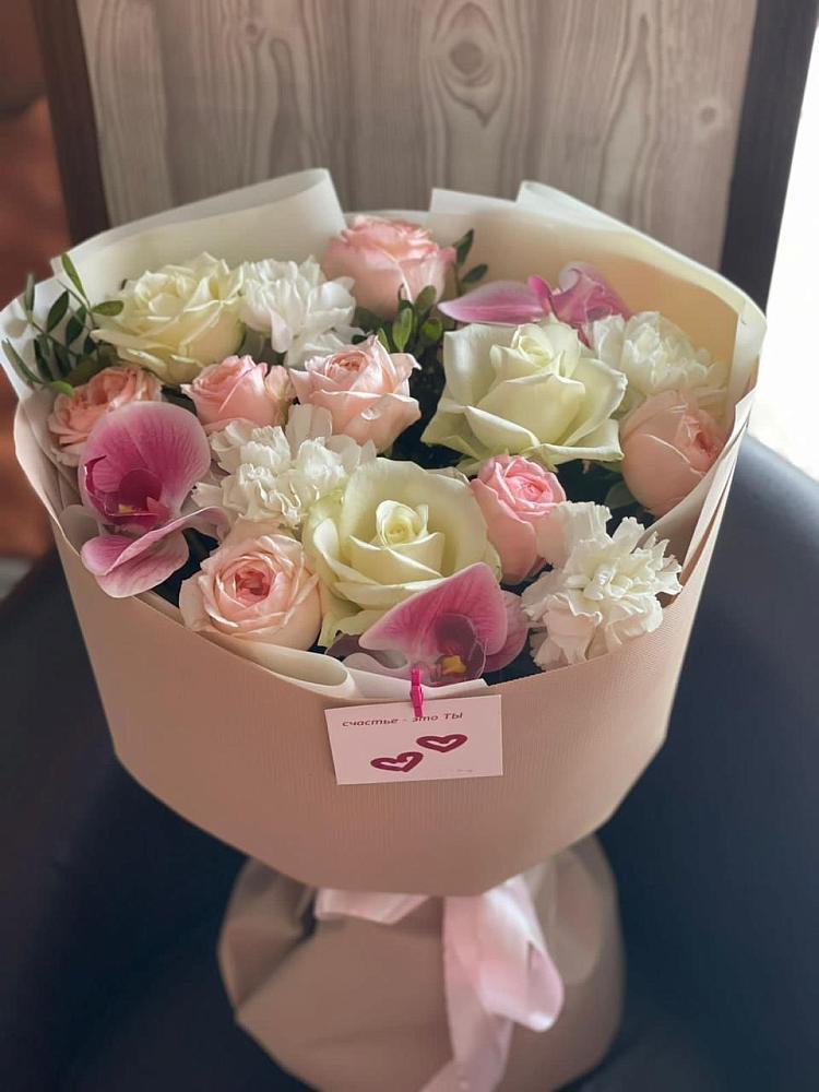 Букет цветов из: Орхидеи, Розы и Гвоздики в Слободском