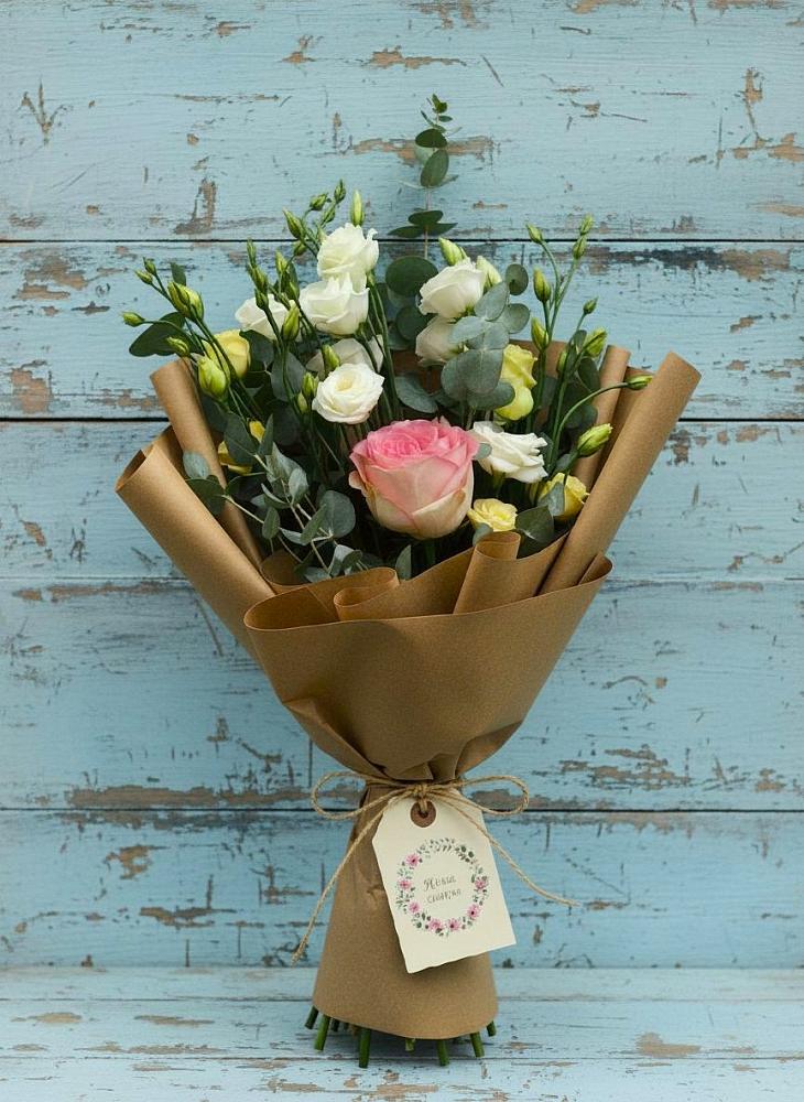 Букет цветов из: Розы и Лизиантусы в Слободском