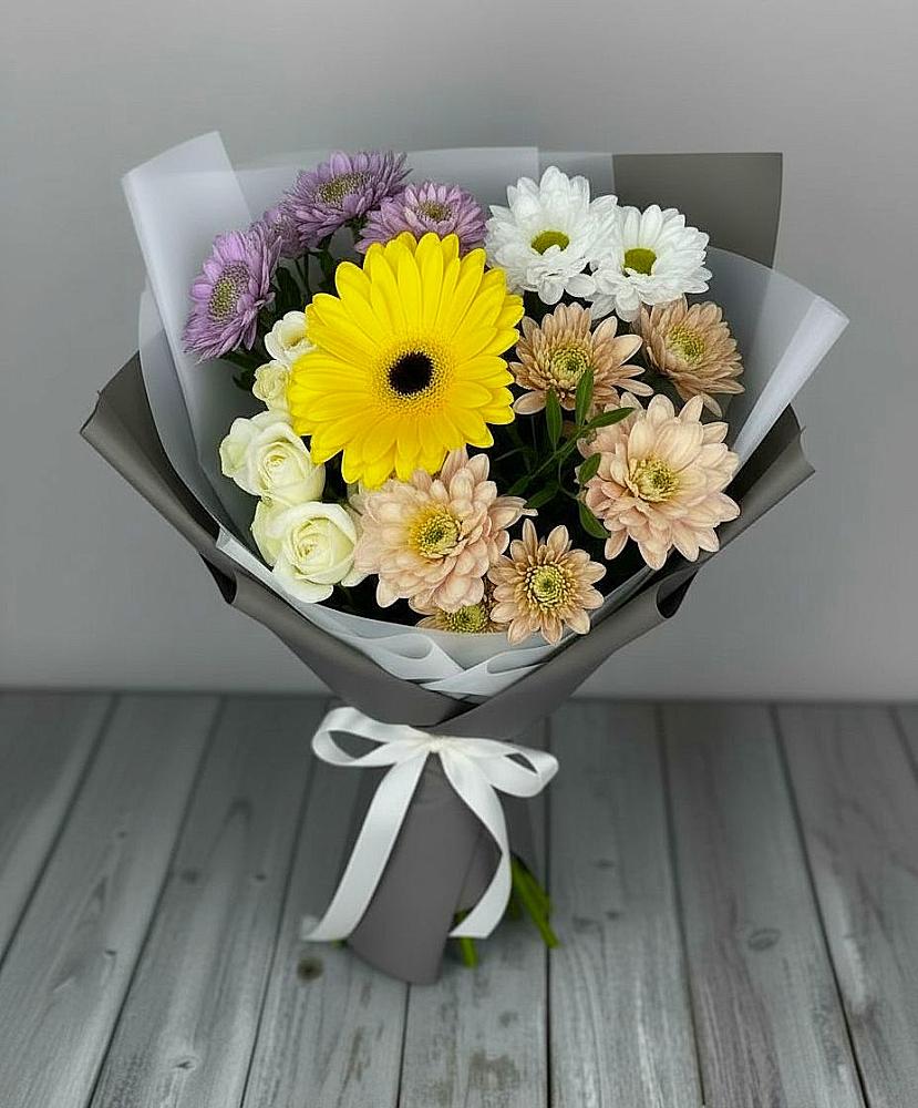 Букет цветов из: Розы, Герберы и Хризантемы в Слободском
