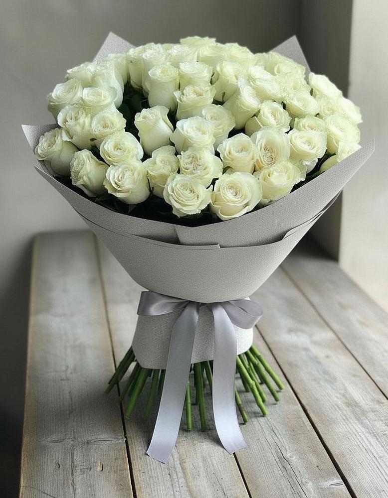 Букет 35 Белых роз в Слободском