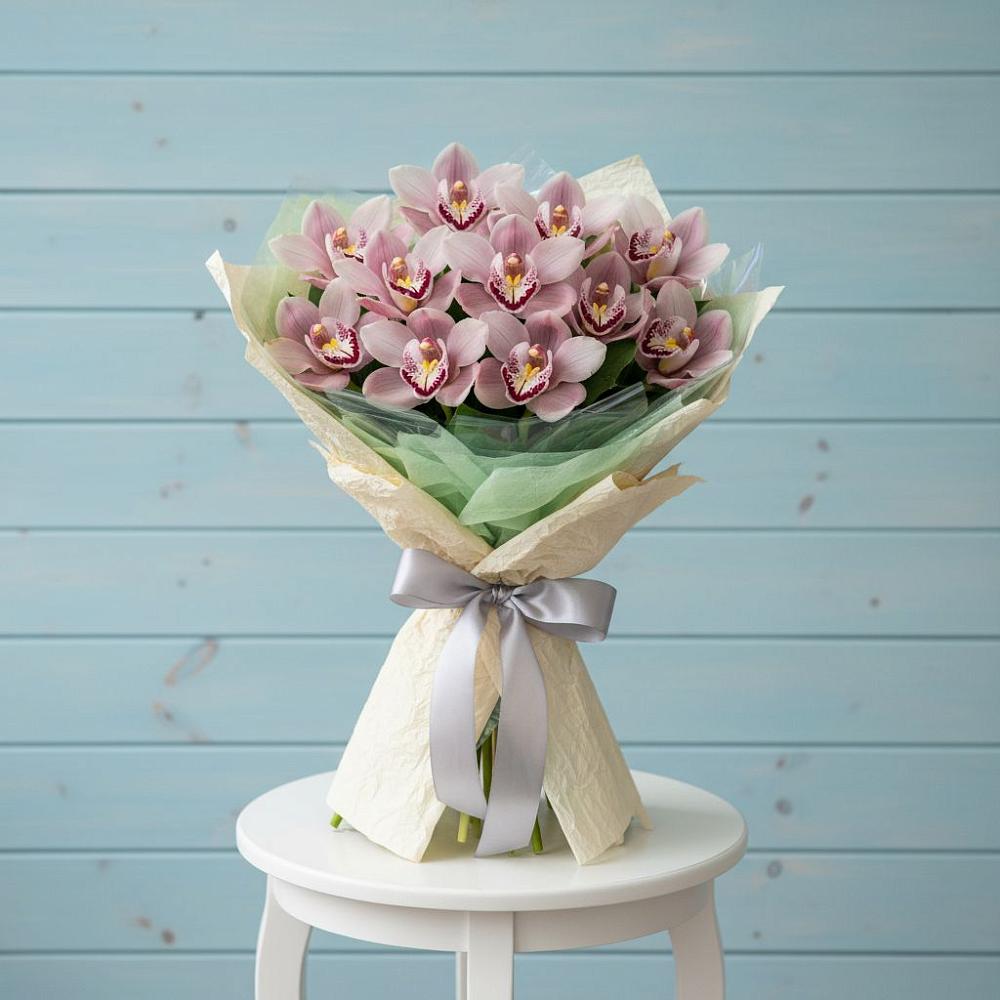 Букет цветов из: Орхидеи и Розы в Слободском