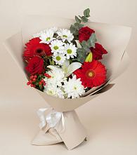 Букет цветов из:  Розы, Хризантемы, Герберы и Лилии в Слободском
