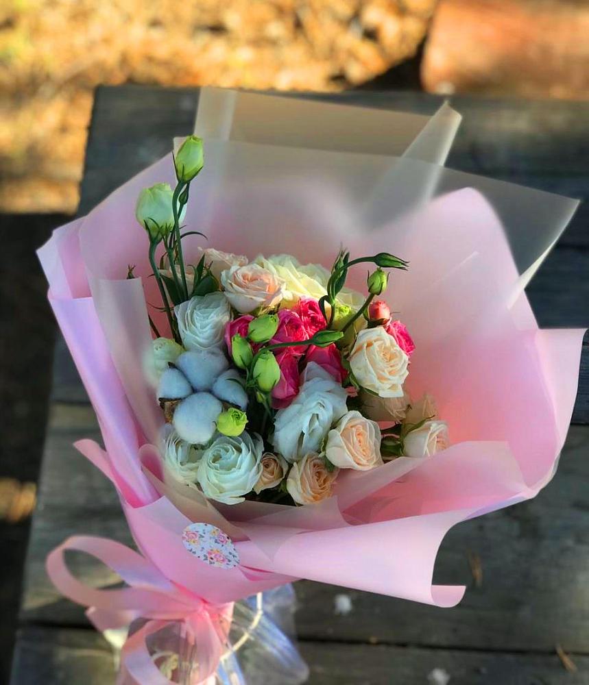 Букет цветов из: Розы и Лизиантусы в Слободском