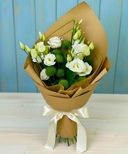 Букет цветов из:  Хризантемы и Лизиантусы #REPLACE_PRED# Слободском