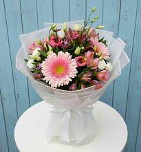 Букет цветов из:  Герберы, Альстромерии и Лизиантусы в Слободском