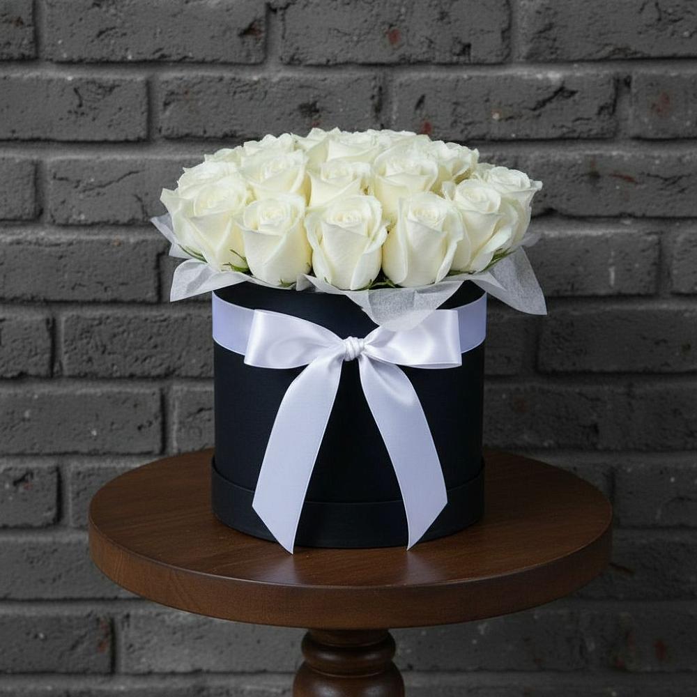 Цветочная композиция из Розы в шляпной коробке в Слободском