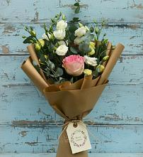 Букет цветов из:  Розы и Лизиантусы в Слободском