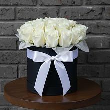 Цветочная композиция из Розы в шляпной коробке в Слободском