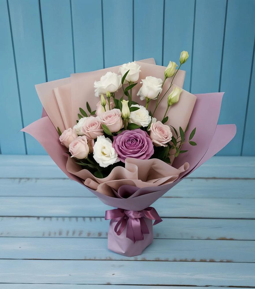 Букет цветов из: Розы и Лизиантусы в Слободском