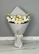 Букет цветов из:  Розы и Лизиантусы в Слободском